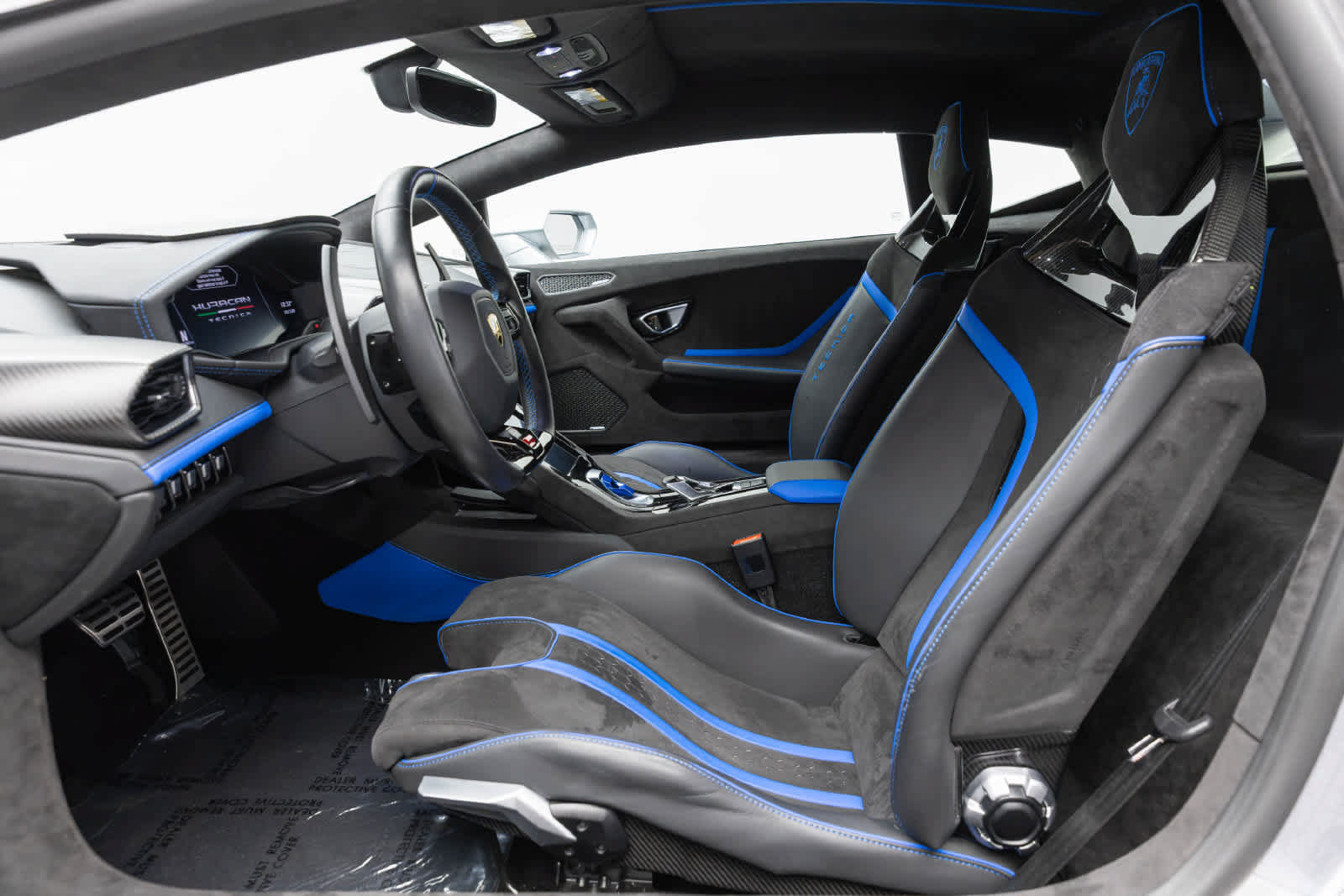 Used 2023 Lamborghini Huracan Tecnica RWD image 16