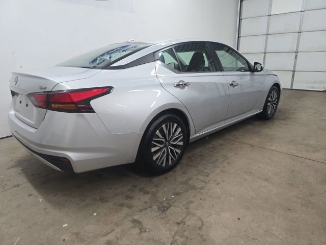 Used 2023 Nissan Altima 2.5 SV image 9