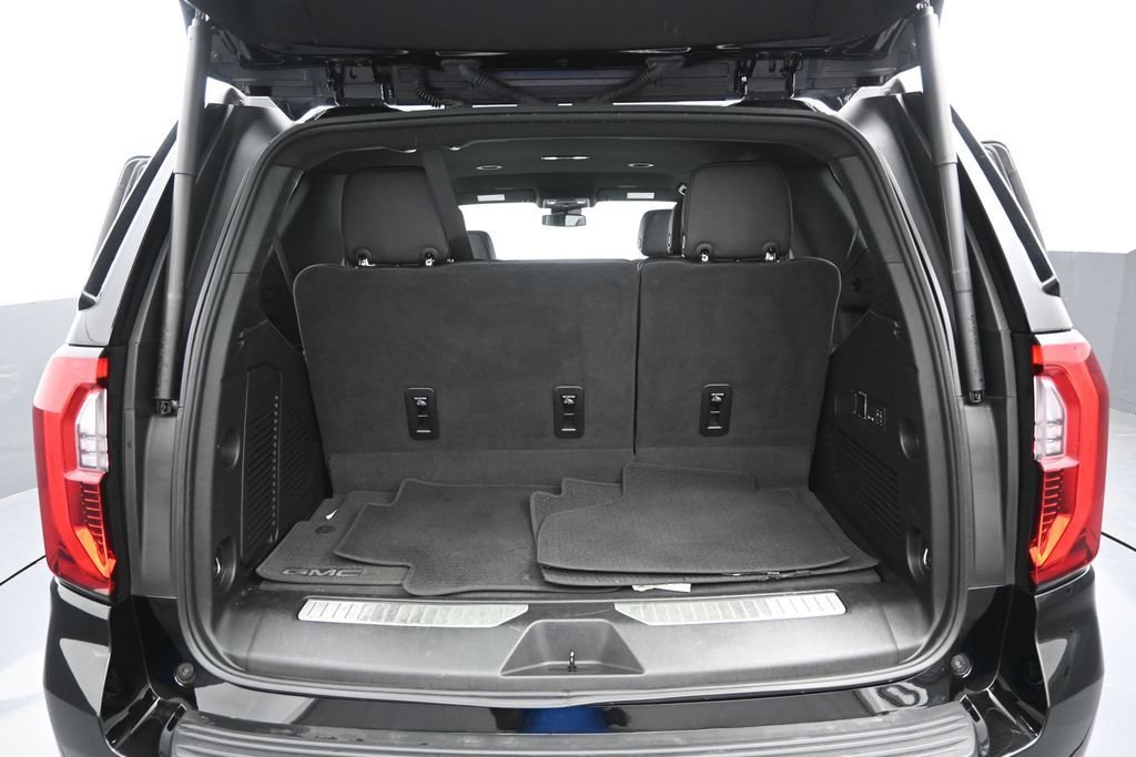 Used 2025 GMC Yukon Denali AWD/4WD image 11