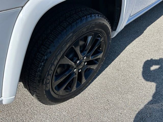Used 2019 Jeep Grand Cherokee Altitude AWD/4WD image 22