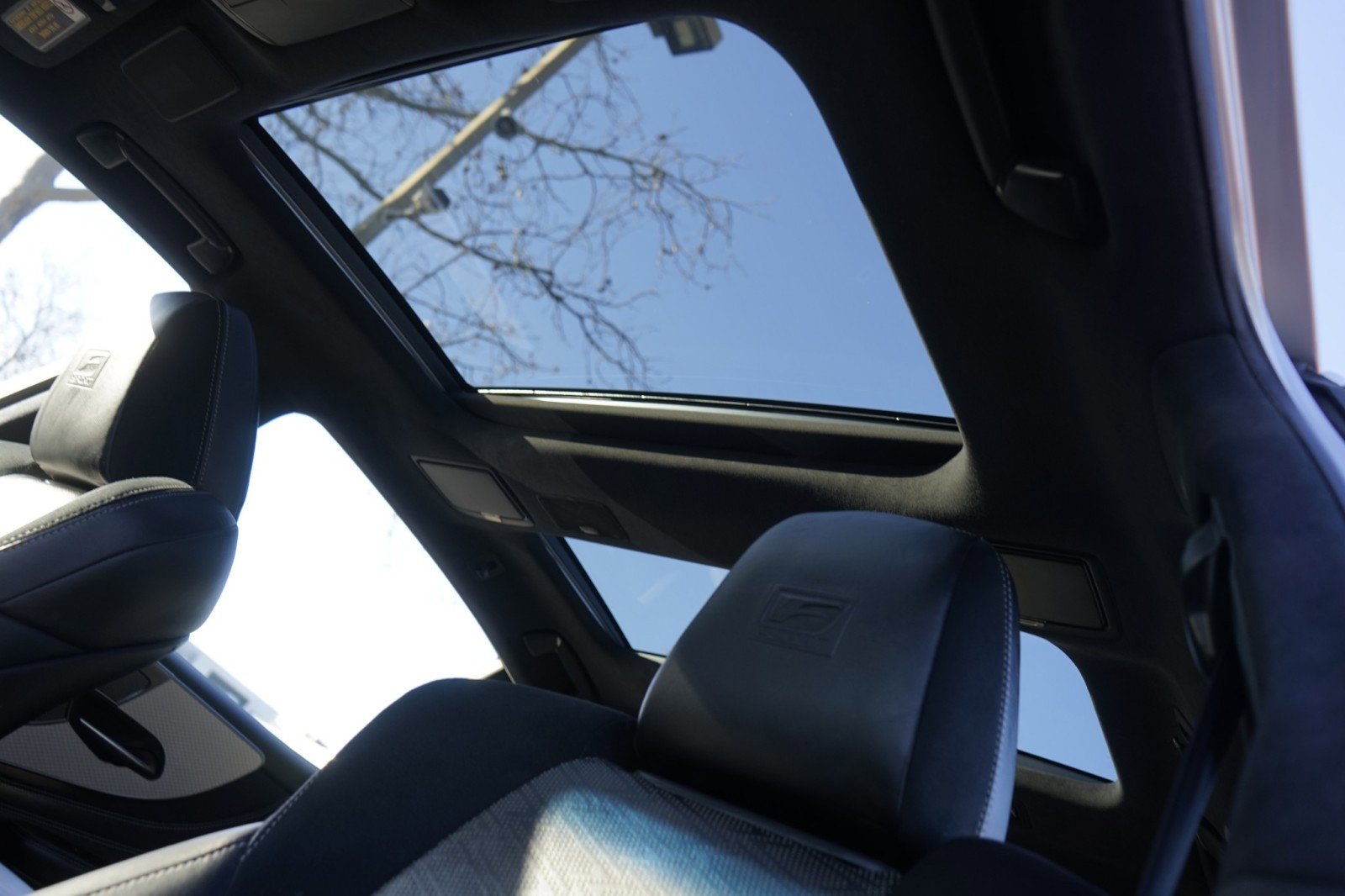 Used 2018 Lexus LS 500 F Sport w/ Accessory Package (Z2) image 28