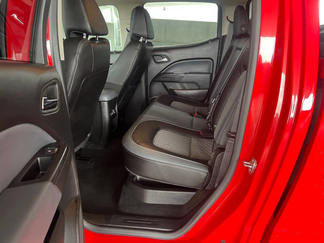 Used 2018 Chevrolet Colorado Z71 AWD/4WD image 14
