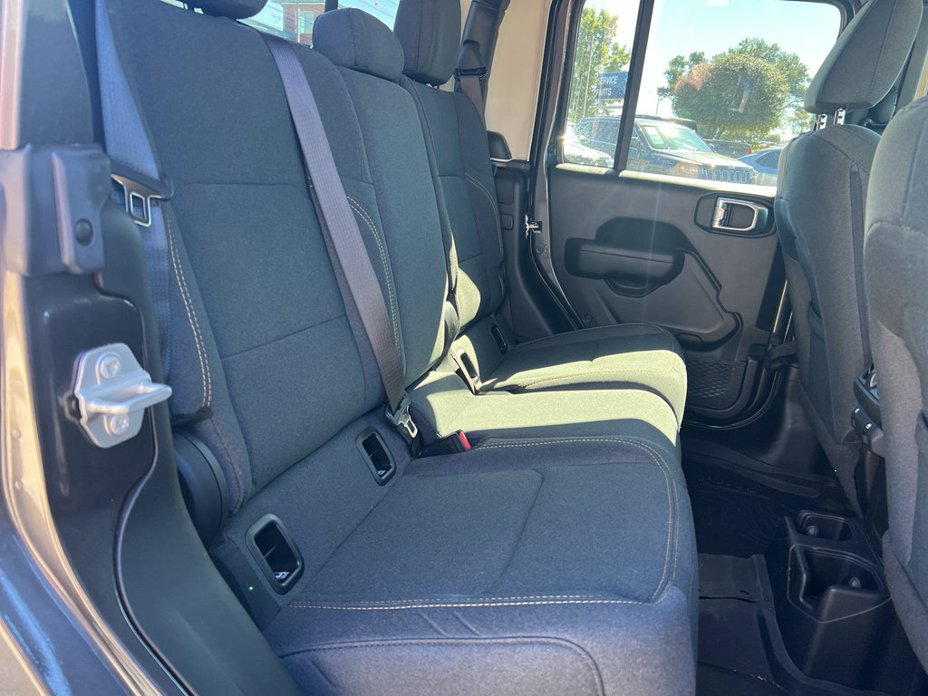 Used 2024 Jeep Gladiator Sport image 11