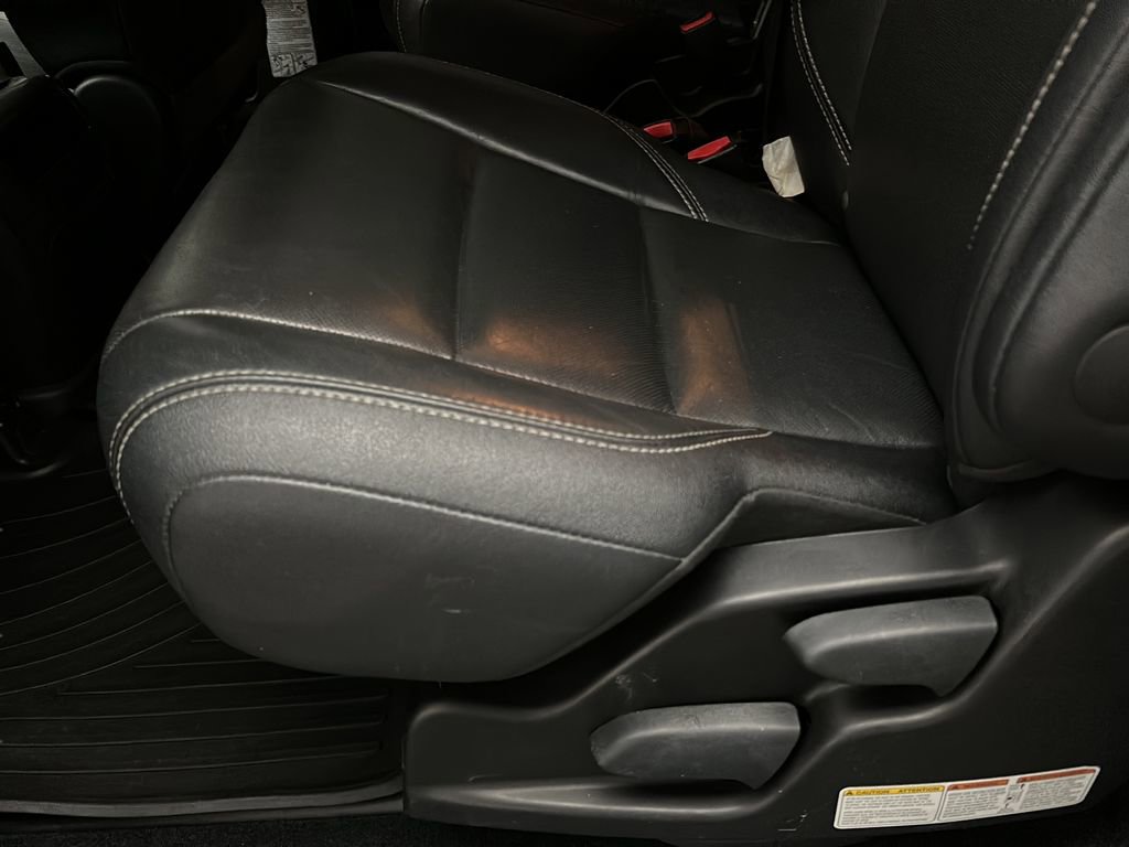 Used 2015 Toyota Sienna SE FWD image 12