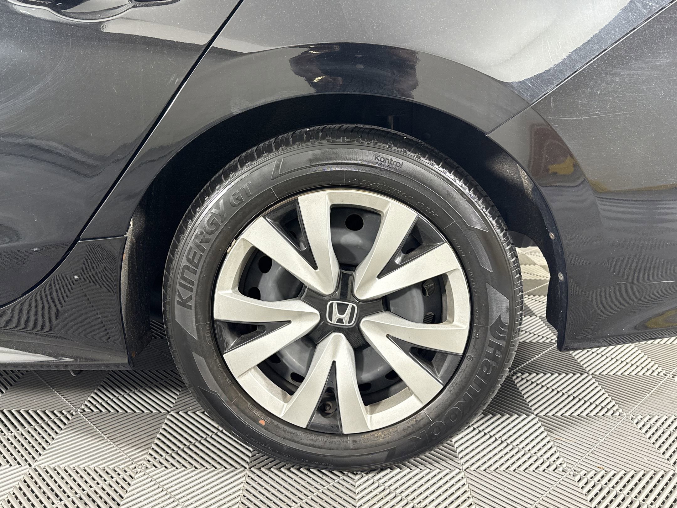 Used 2023 Honda Civic LX image 5
