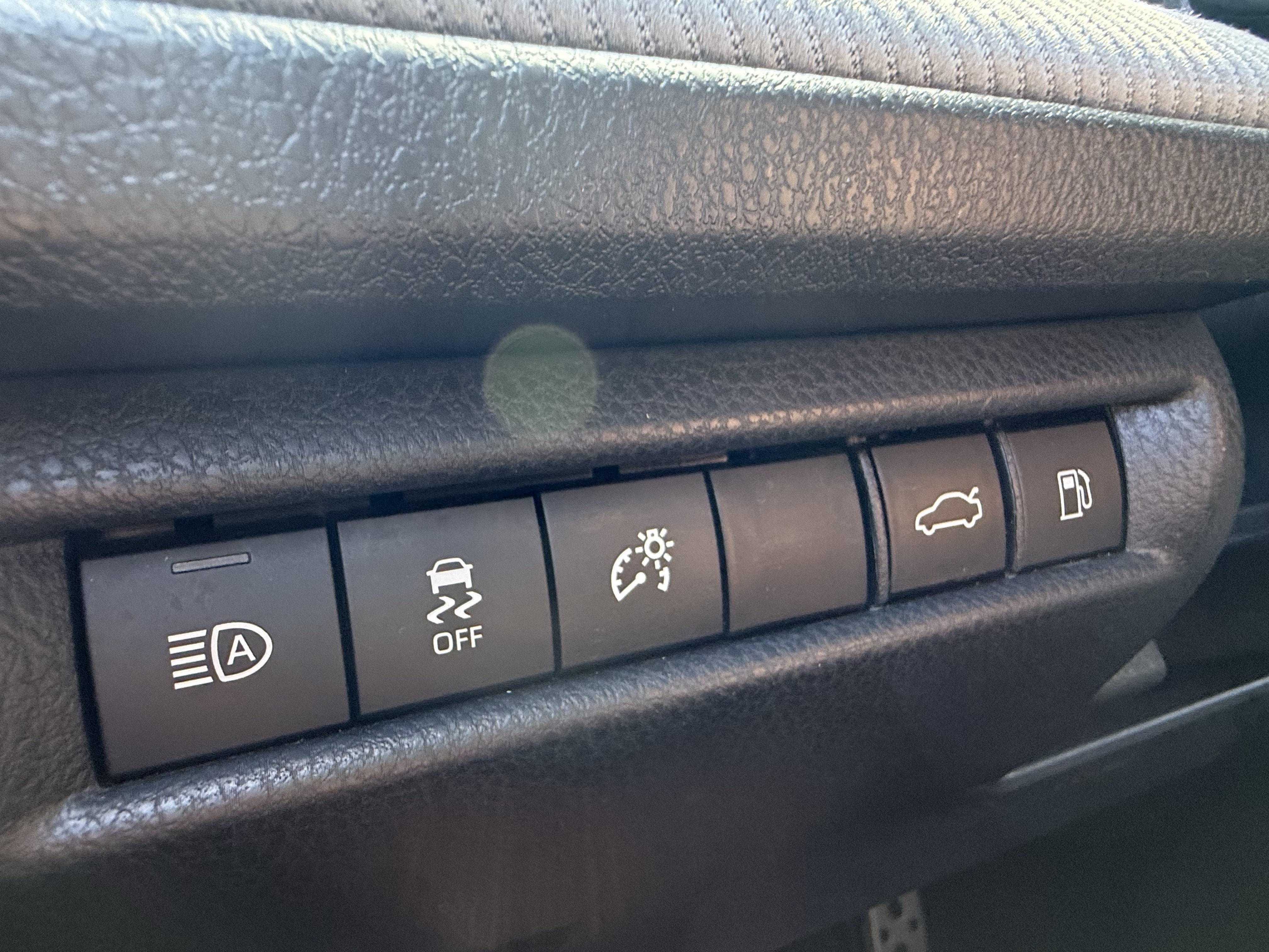Used 2025 Toyota Camry SE w/ Multimedia Upgrade Package FWD image 24