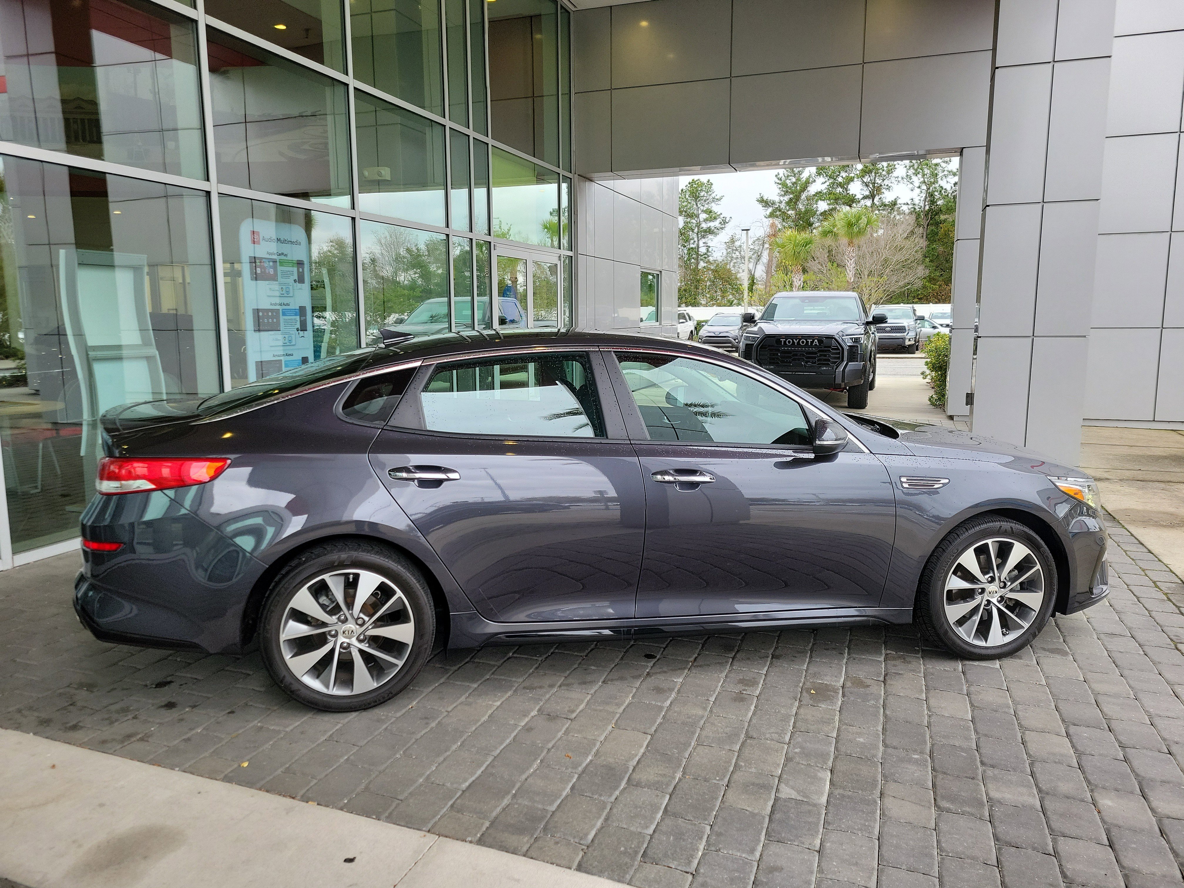 Used 2019 Kia Optima S image 7