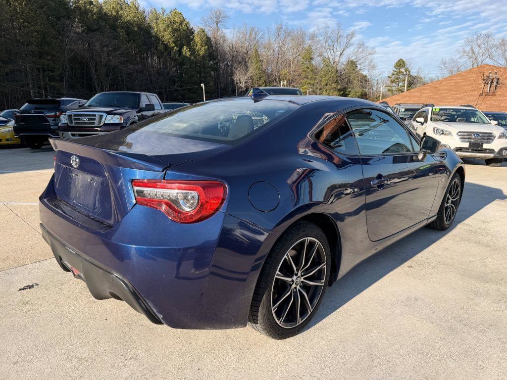 Used 2017 Toyota 86 image 14