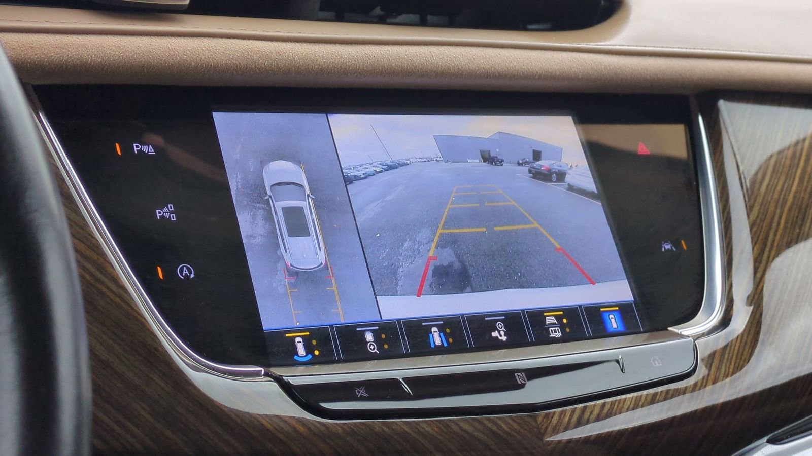 Used 2021 Cadillac XT6 Sport w/ LPO, ONYX Package image 34