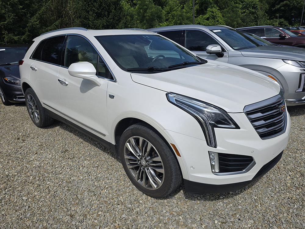 Used 2017 Cadillac XT5 Premium Luxury w/ Driver Assist Package AWD/4WD image 4