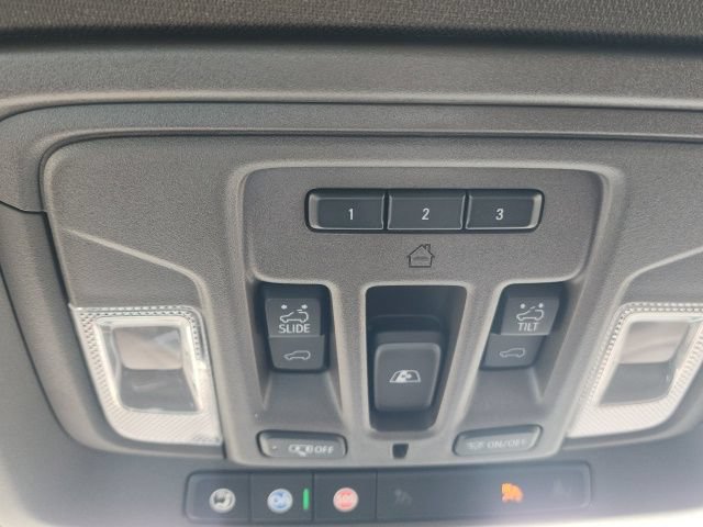 Used 2022 GMC Sierra 3500 Denali w/ Denali Ultimate Package AWD/4WD image 37