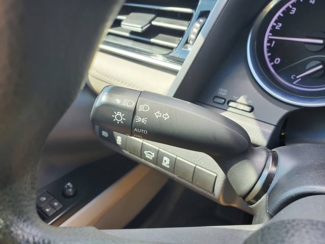 Used 2020 Toyota Camry LE FWD image 18