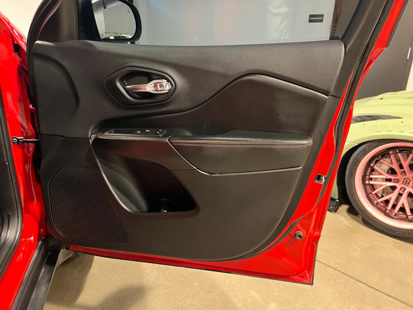 Used 2019 Jeep Cherokee Trailhawk w/ Cold Weather Group image 37