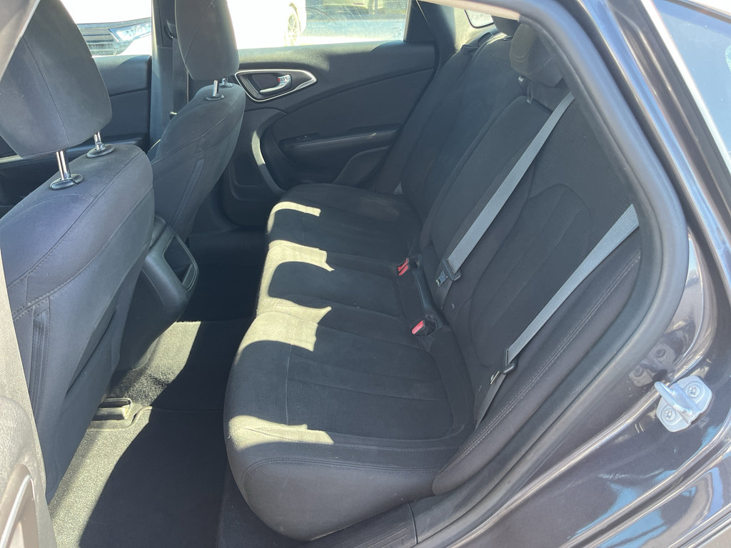 Used 2016 Chrysler 200 Limited w/ Convenience Group image 25