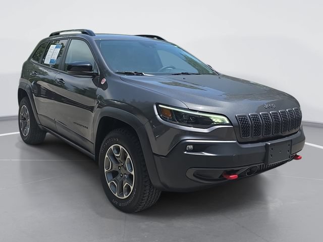 Used 2022 Jeep Cherokee Trailhawk w/ Comfort/Convenience Group AWD/4WD image 3