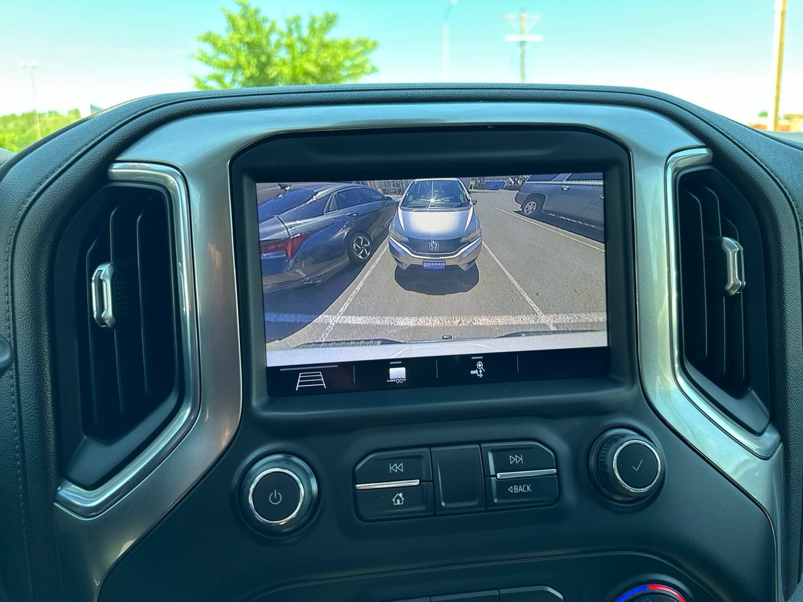 Used 2019 Chevrolet Silverado 1500 LTZ w/ LTZ Premium Package AWD/4WD image 67
