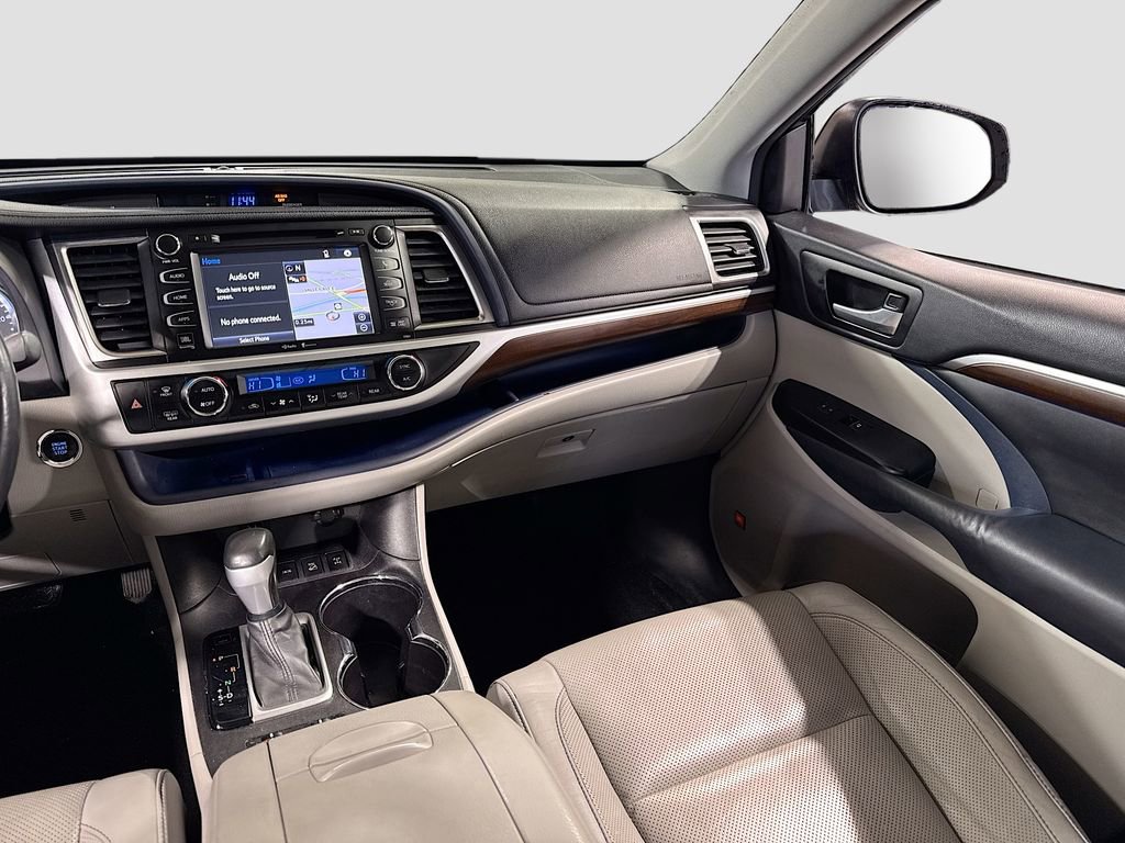 Used 2014 Toyota Highlander Limited image 23