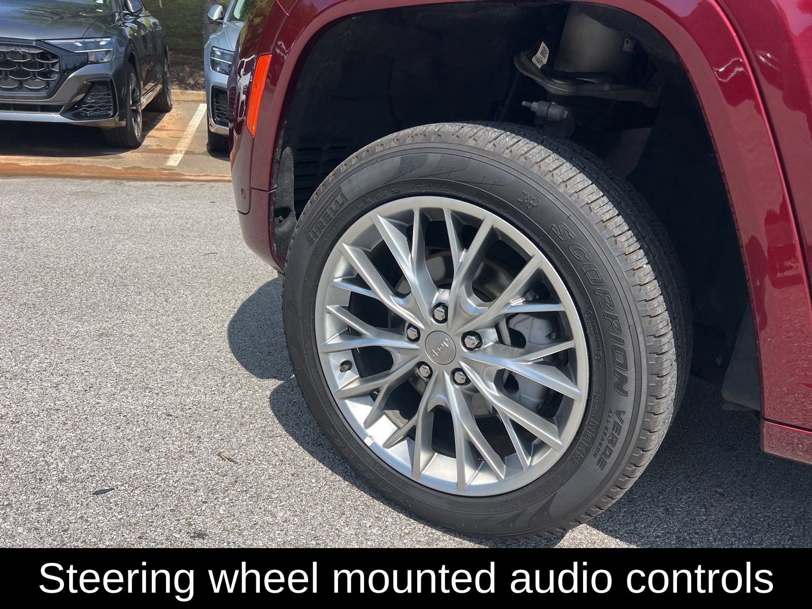 Used 2025 Jeep Grand Cherokee Summit AWD/4WD image 10