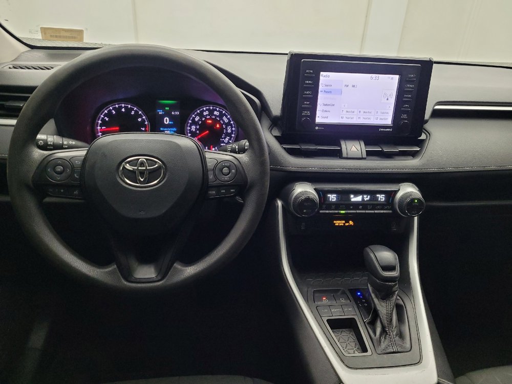 Used 2020 Toyota RAV4 XLE image 22