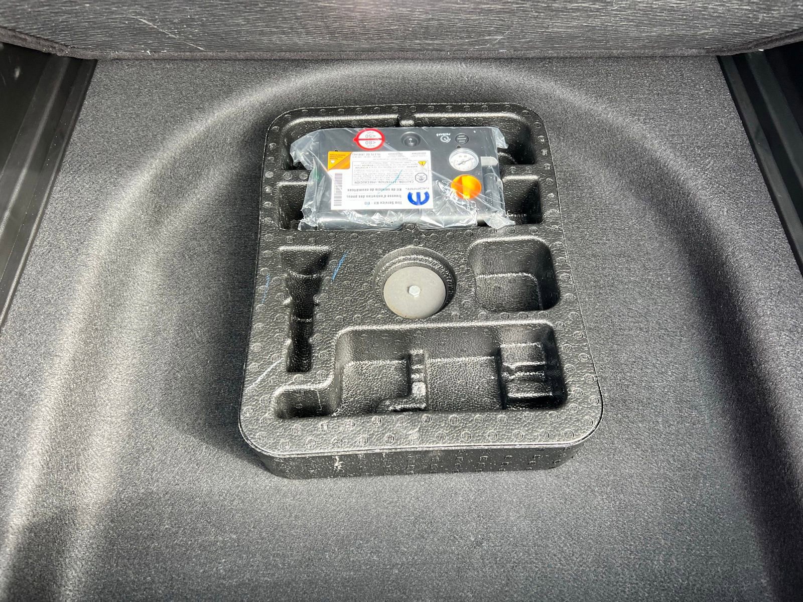 Used 2025 Jeep Compass Limited image 19