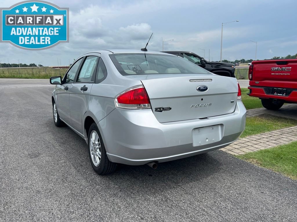 Used 2009 Ford Focus SE FWD image 6