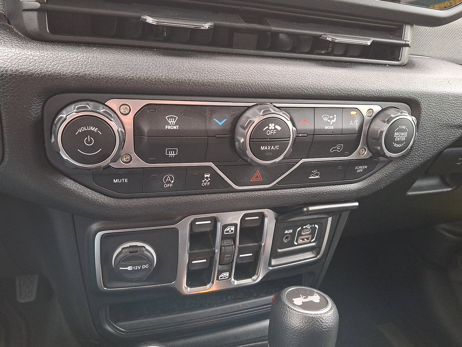 Used 2024 Jeep Wrangler Sport S image 22