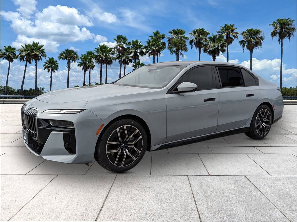 Used 2025 BMW 740i image 3