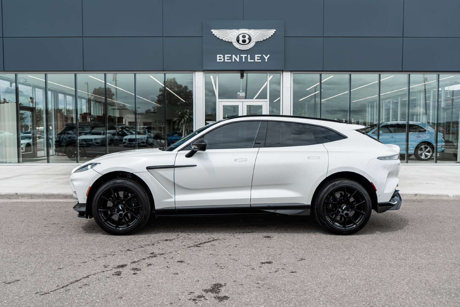 Used 2023 Aston Martin DBX 707 AWD/4WD image 5