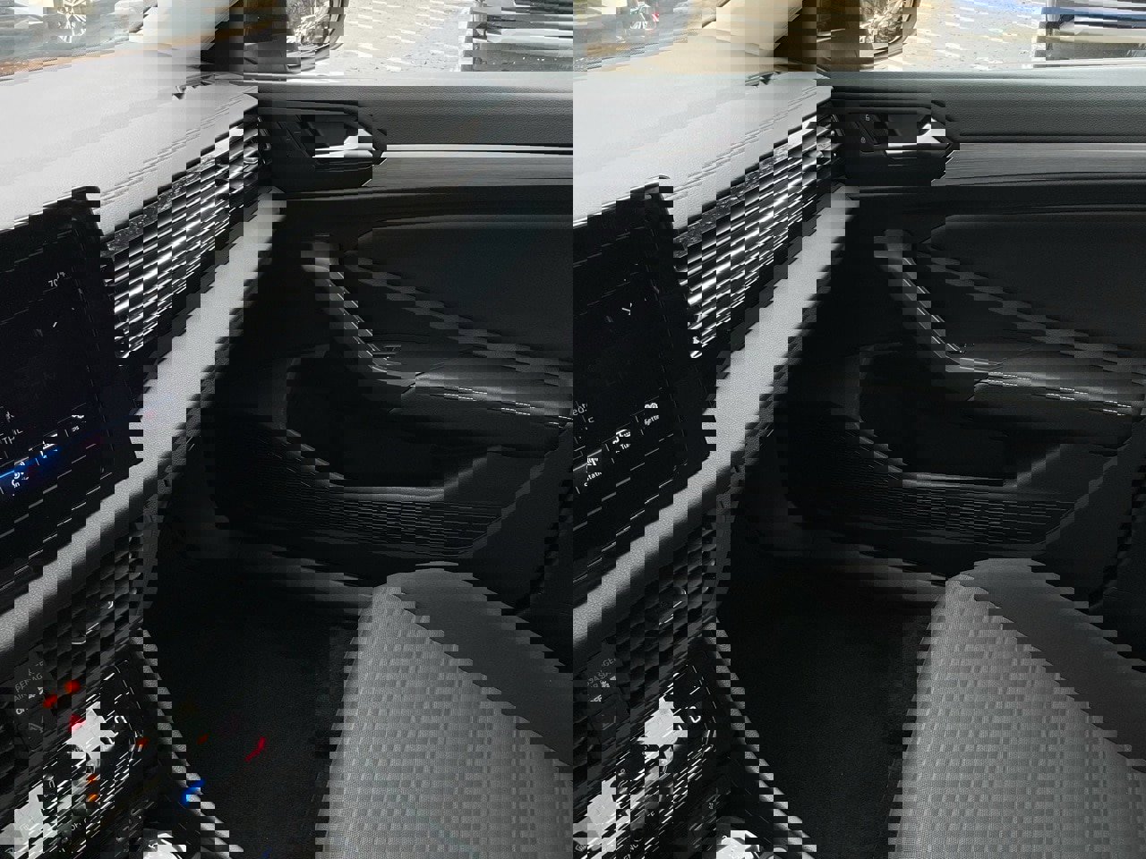 Used 2025 Volkswagen Jetta S image 35