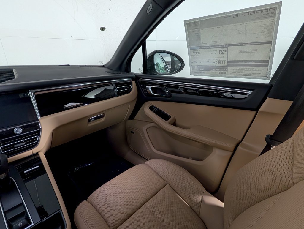 New 2026 Porsche Macan AWD/4WD image 23