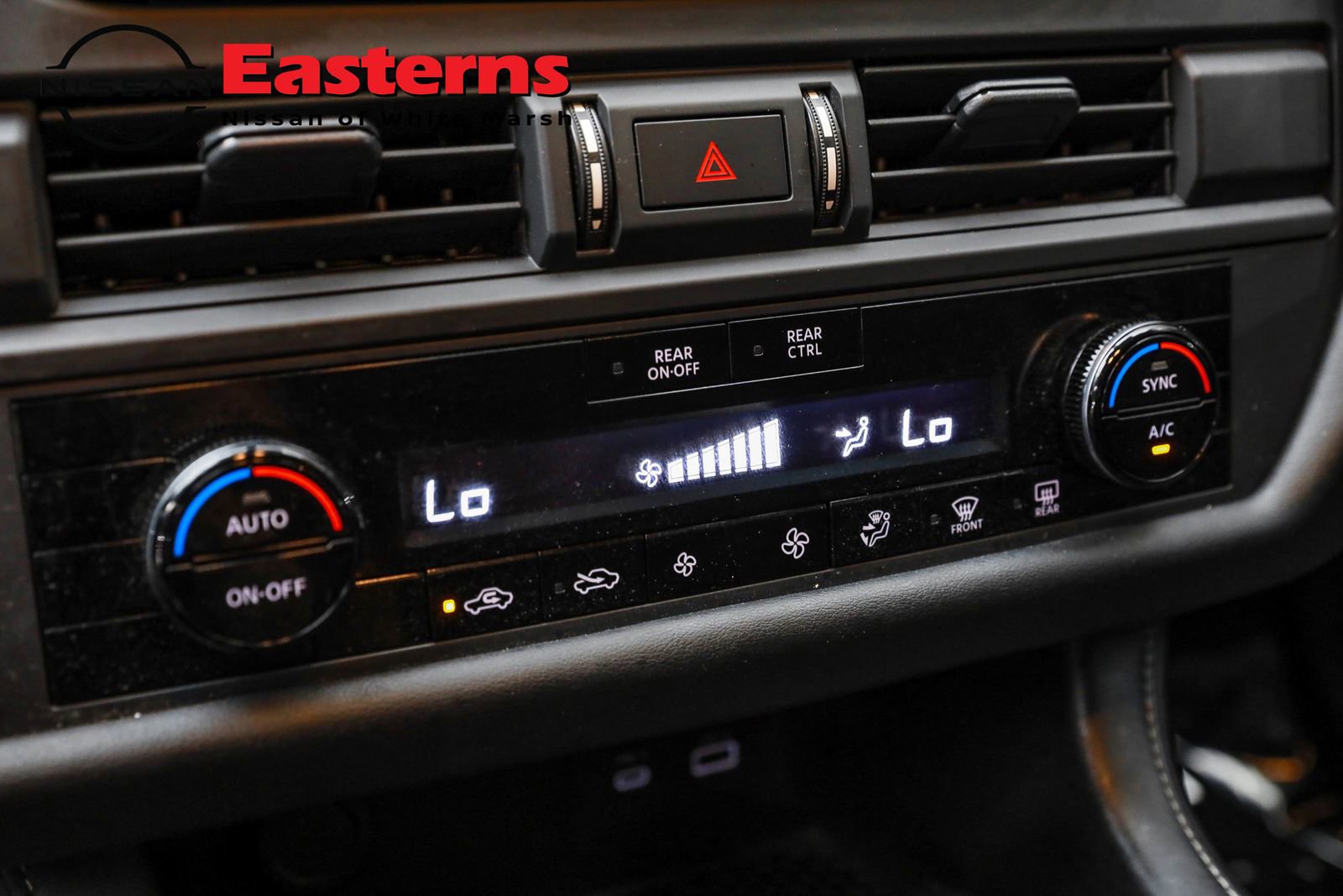 Used 2024 Nissan Pathfinder S image 25