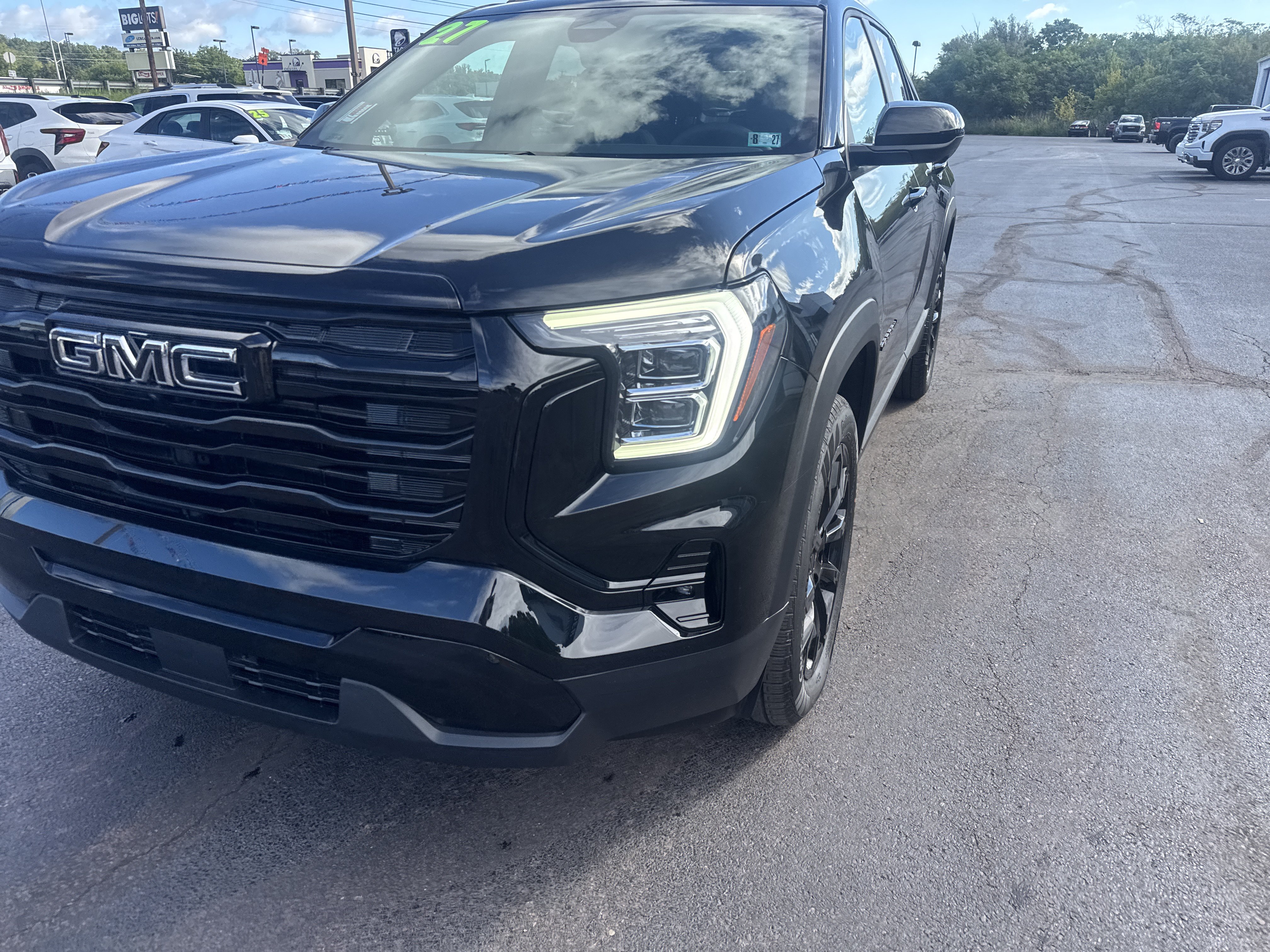 New 2027 GMC Terrain Elevation w/ Elevation Premium Package AWD/4WD image 10