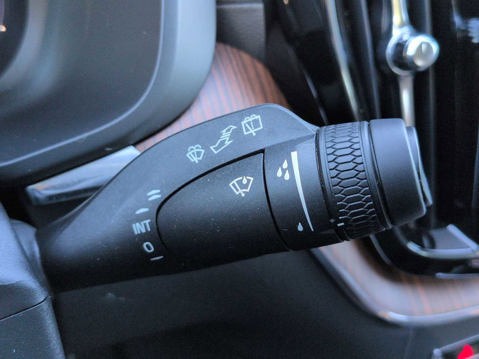 Used 2025 Volvo XC60 T8 Ultra image 26