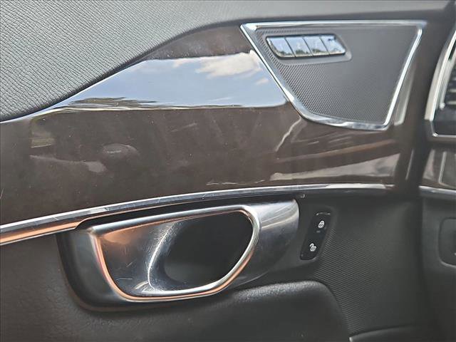 Used 2017 Volvo XC90 T6 Momentum w/ Vision Package image 22