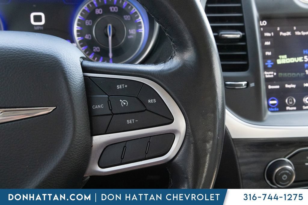 Used 2020 Chrysler 300 Touring w/ Driver Convenience Group RWD image 8
