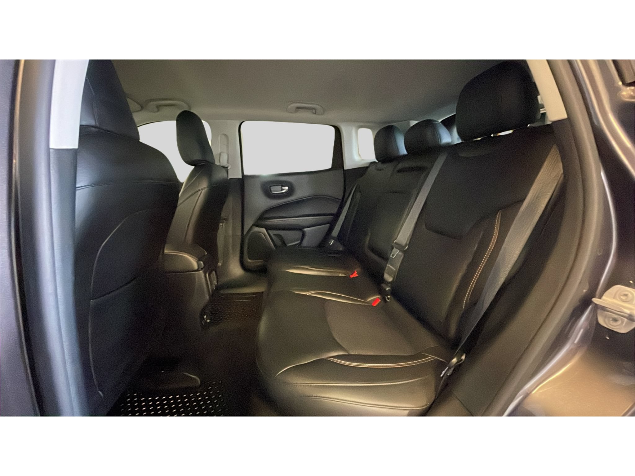 Used 2018 Jeep Compass Latitude w/ Popular Equipment Group AWD/4WD image 14