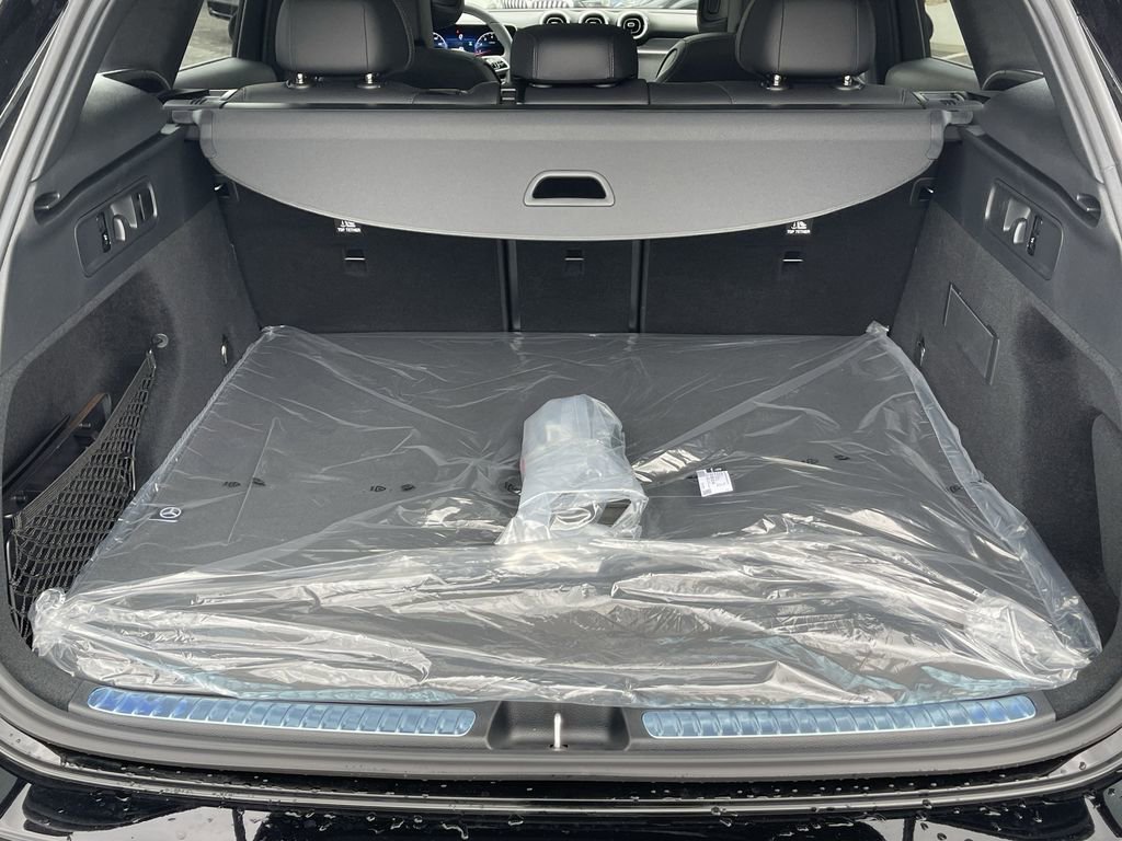Used 2025 Mercedes-Benz GLC 300 4MATIC image 11