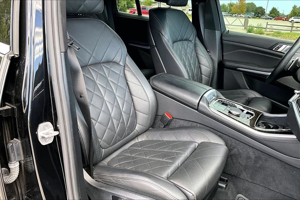 Used 2024 BMW X5 xDrive40i w/ Premium Package AWD/4WD image 7