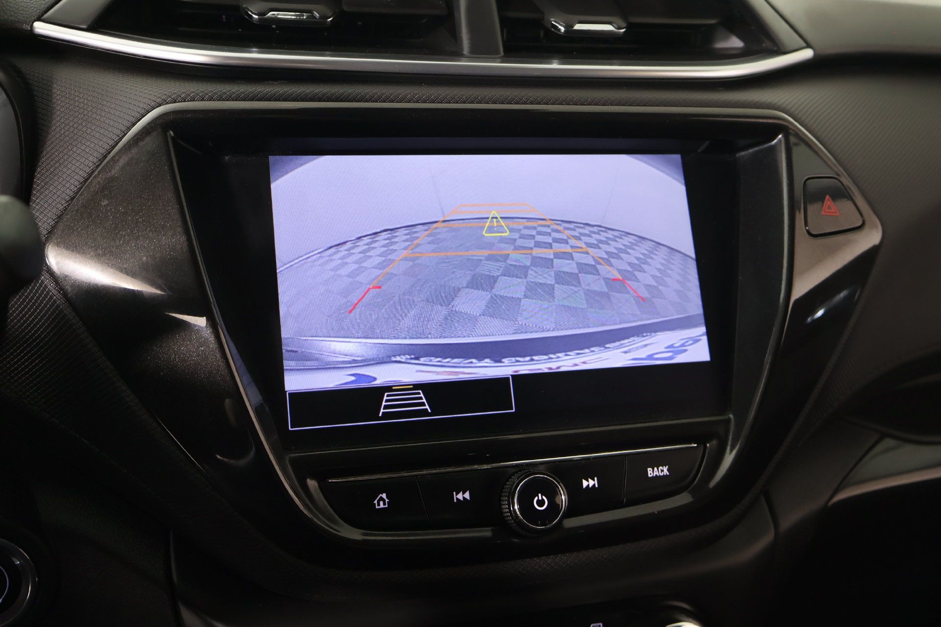 Used 2022 Chevrolet TrailBlazer LT w/ Convenience Package FWD image 6