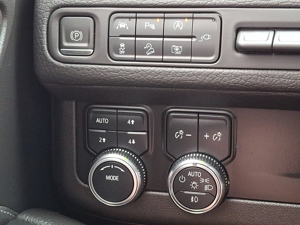 Used 2022 GMC Yukon Denali AWD/4WD image 27
