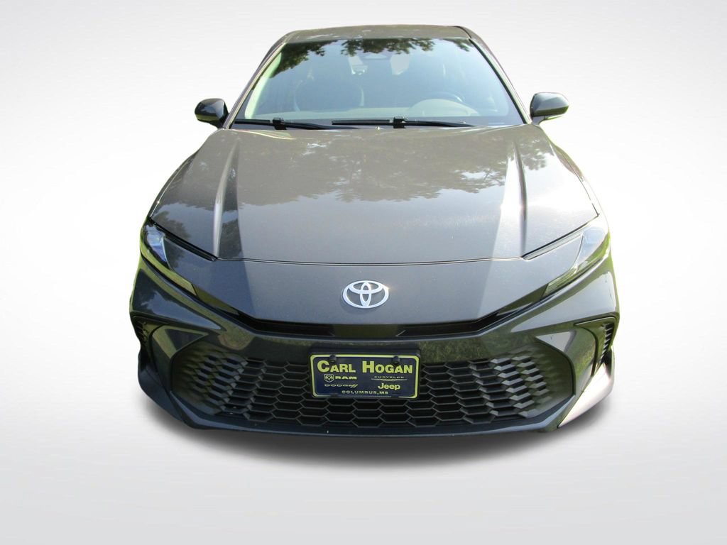 Used 2025 Toyota Camry SE FWD image 5