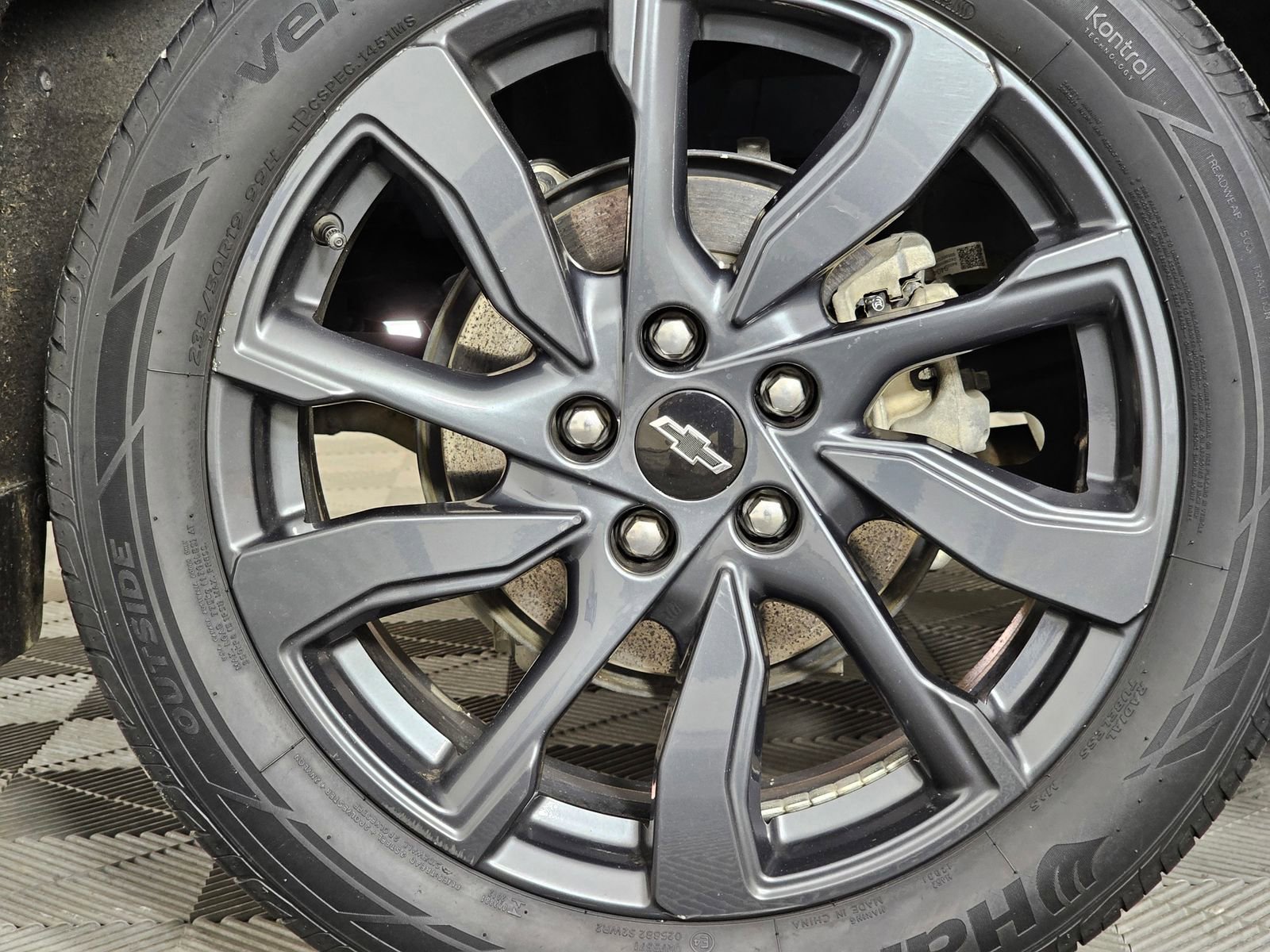 Used 2022 Chevrolet Equinox RS w/ Infotainment Package image 10