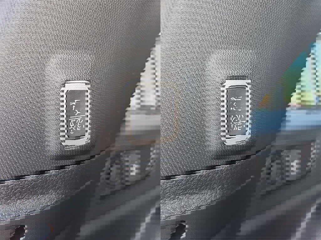 New 2026 Jeep Grand Cherokee Laredo X image 14