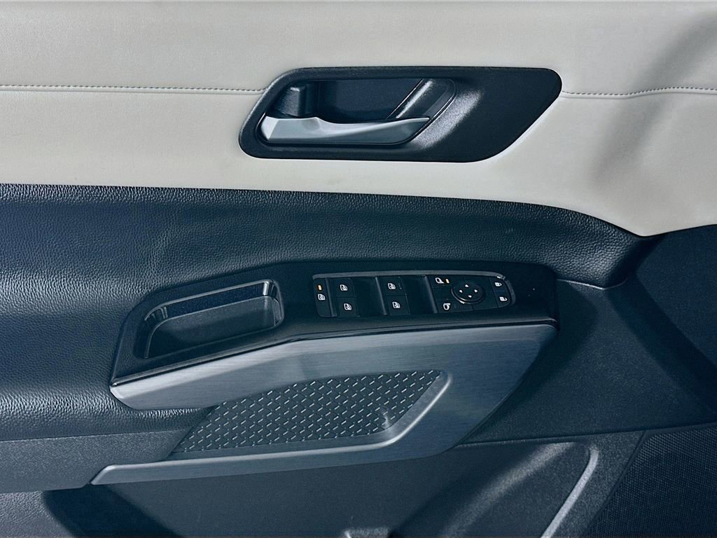 Used 2022 Nissan Pathfinder SL image 25