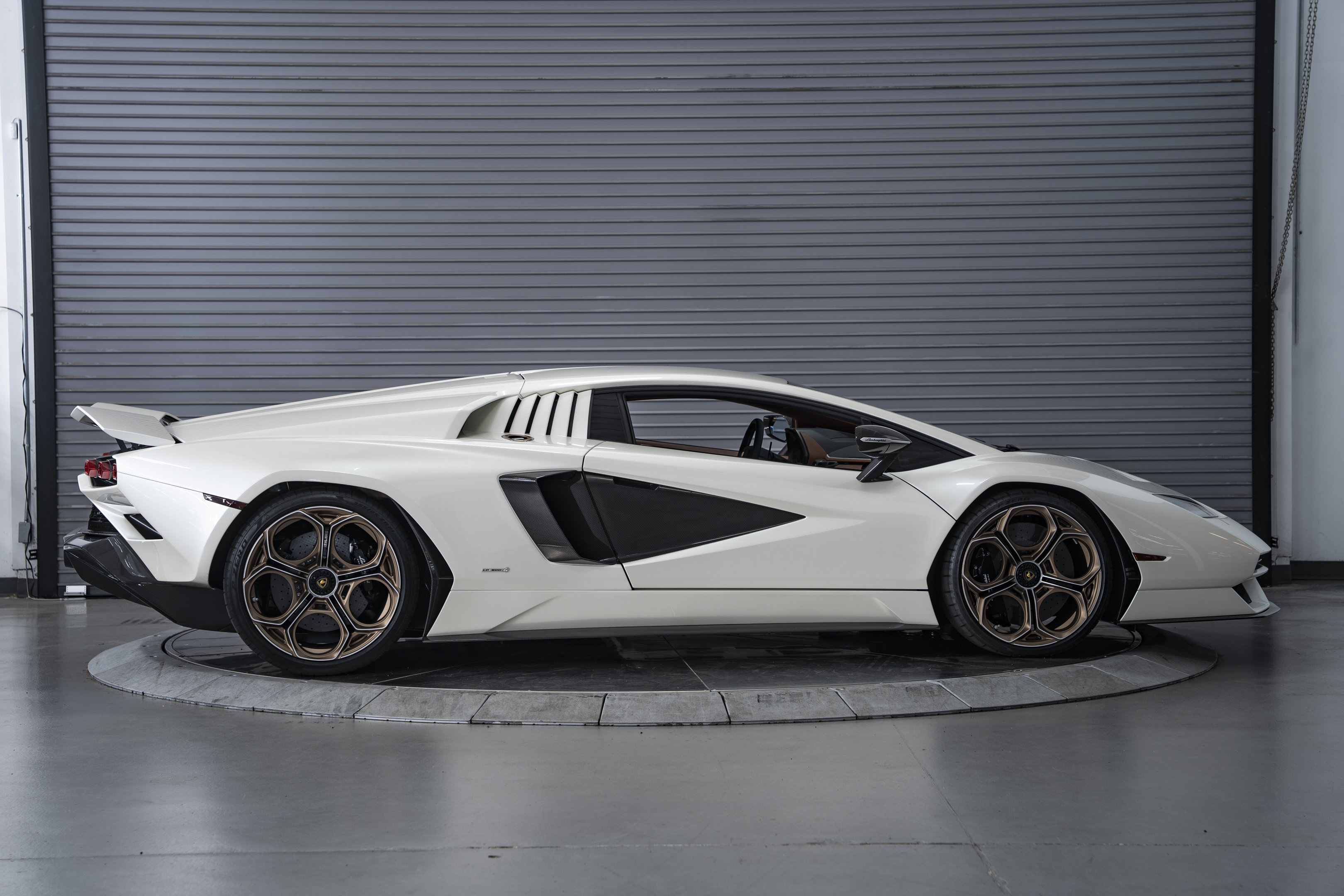 Used 2022 Lamborghini Aventador Countach AWD/4WD image 14
