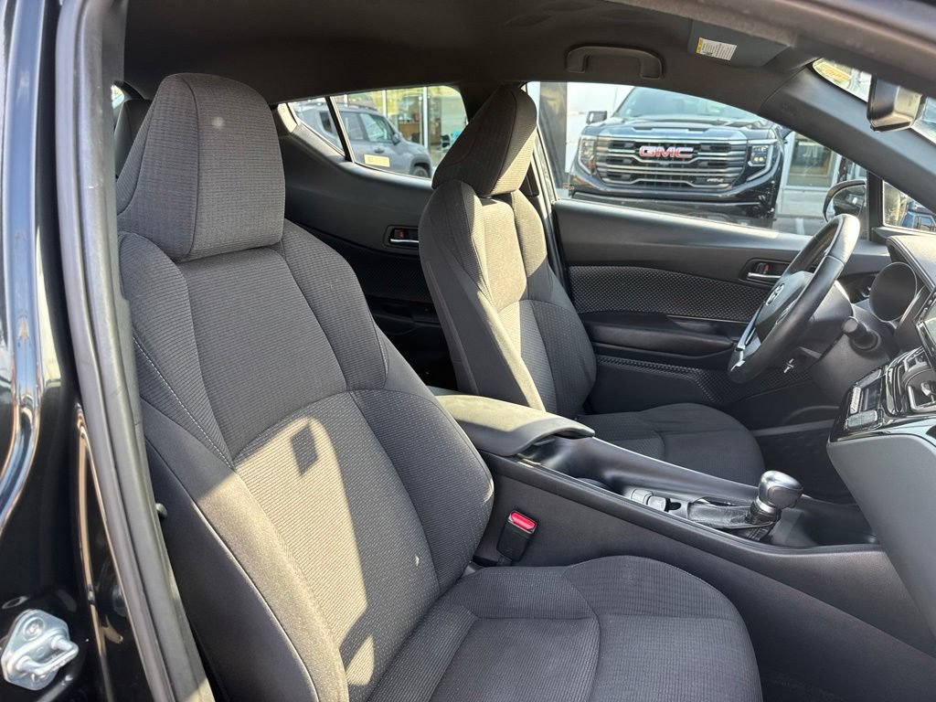 Used 2018 Toyota C-HR XLE FWD image 19