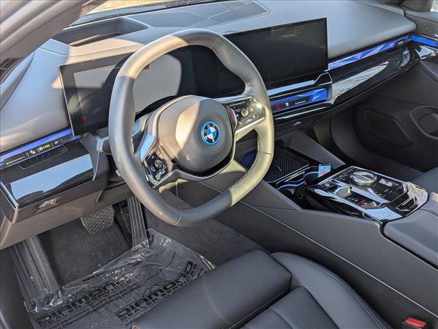 Certified 2025 BMW i5 xDrive40 w/ Premium Package AWD/4WD image 10