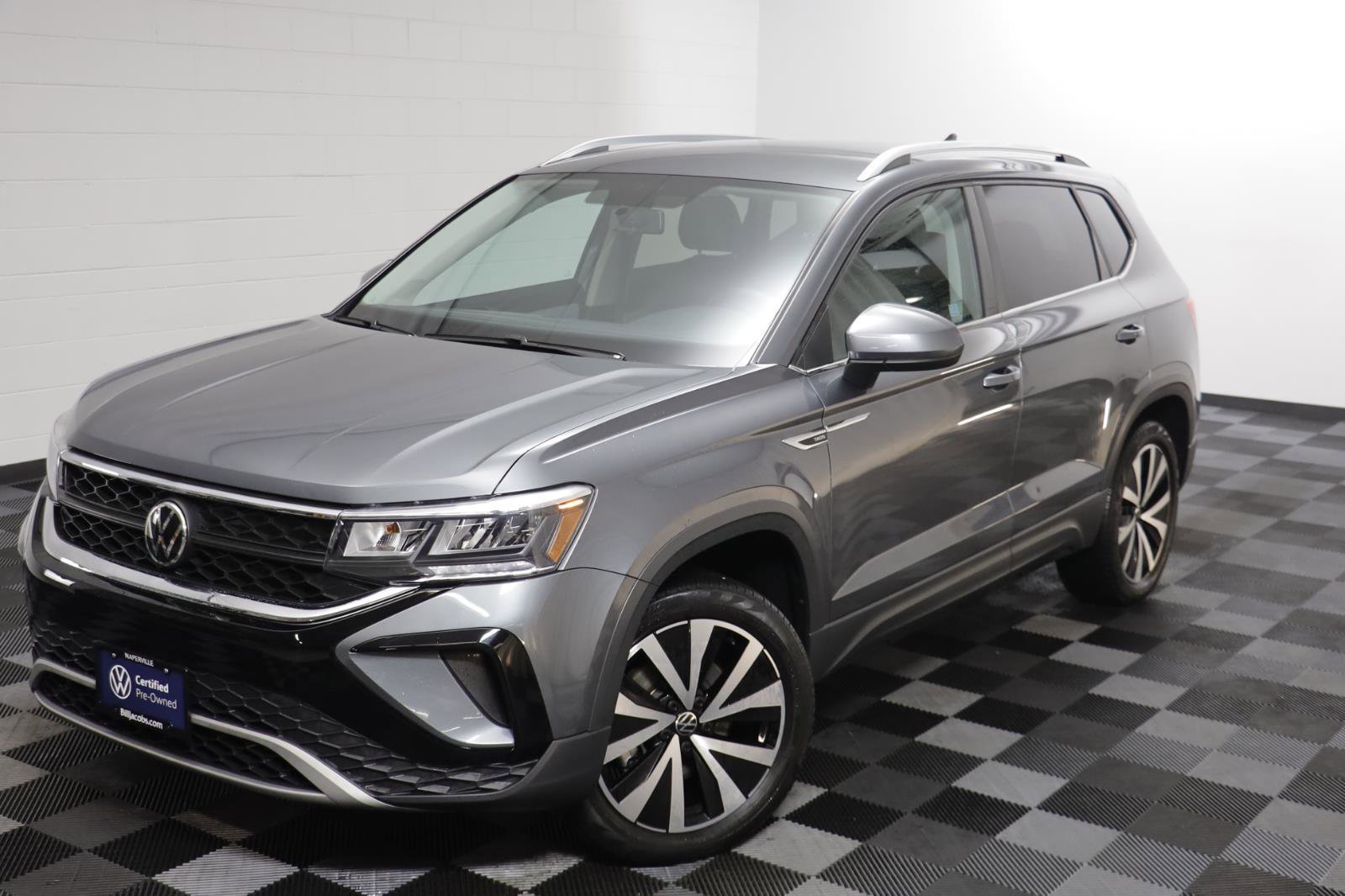 Used 2022 Volkswagen Taos SE image 2