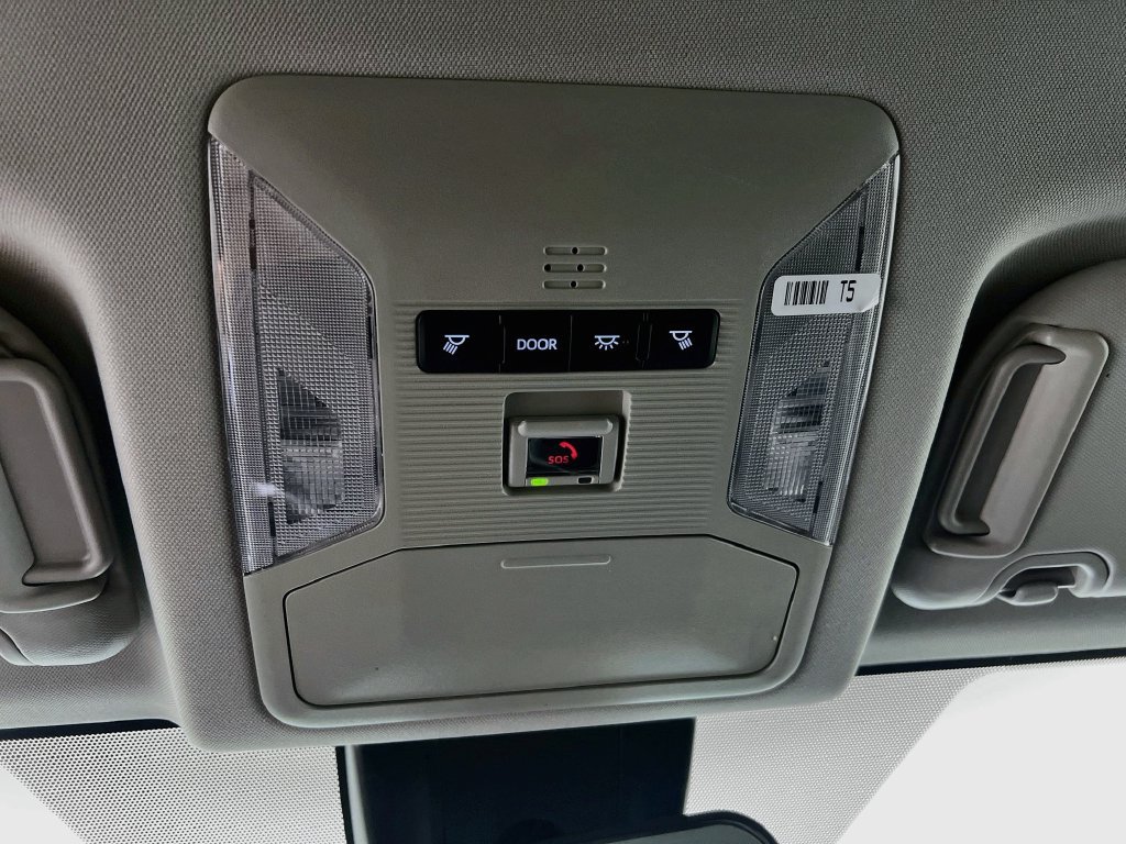 Used 2025 Toyota RAV4 XLE FWD image 18