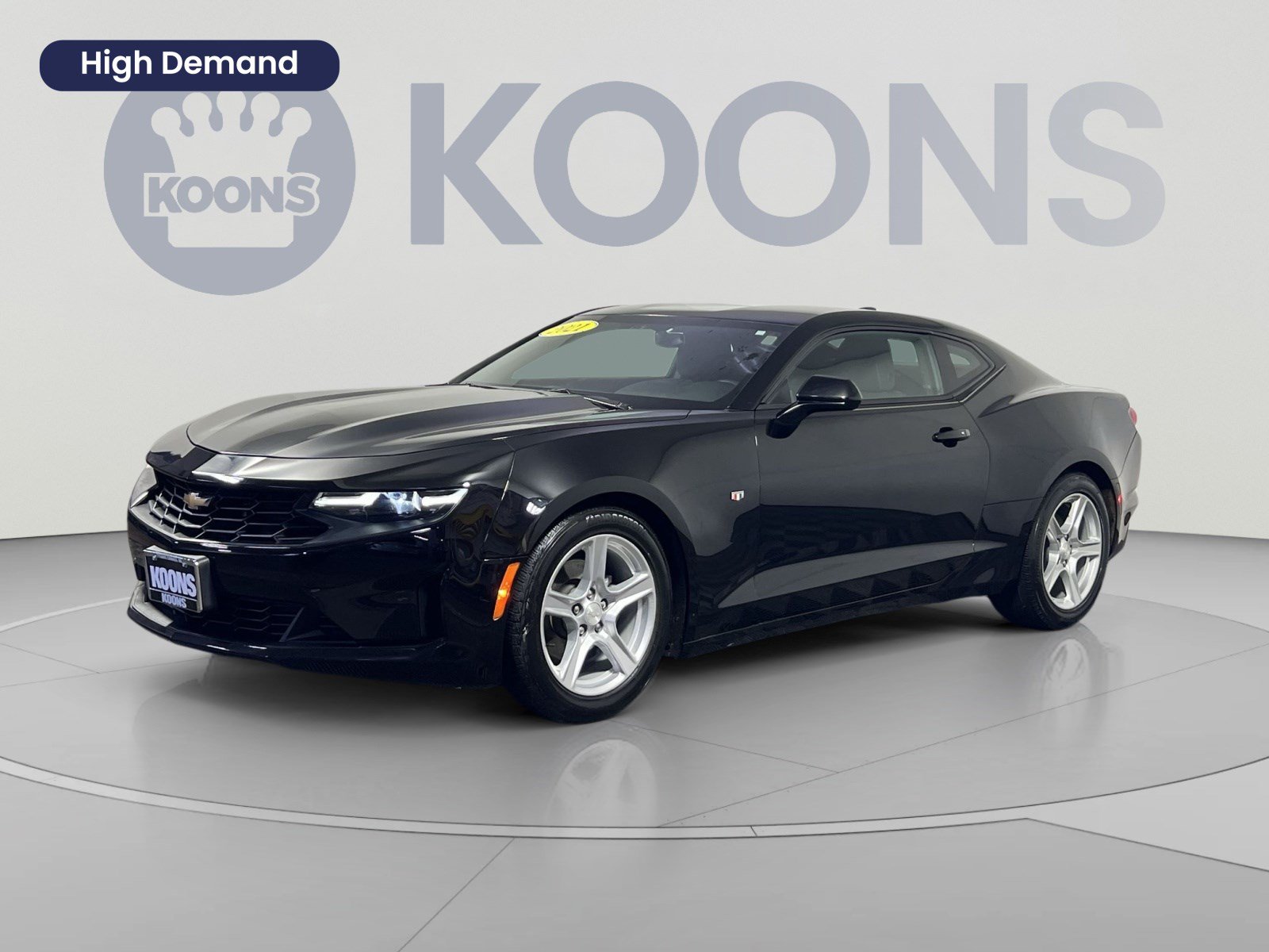 Used 2021 Chevrolet Camaro LT RWD image 1